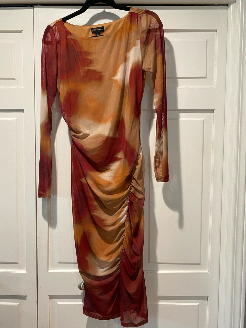 BOLD elements Long-Sleeve Ruched Sheath Dress in Rust, Gold & Cream